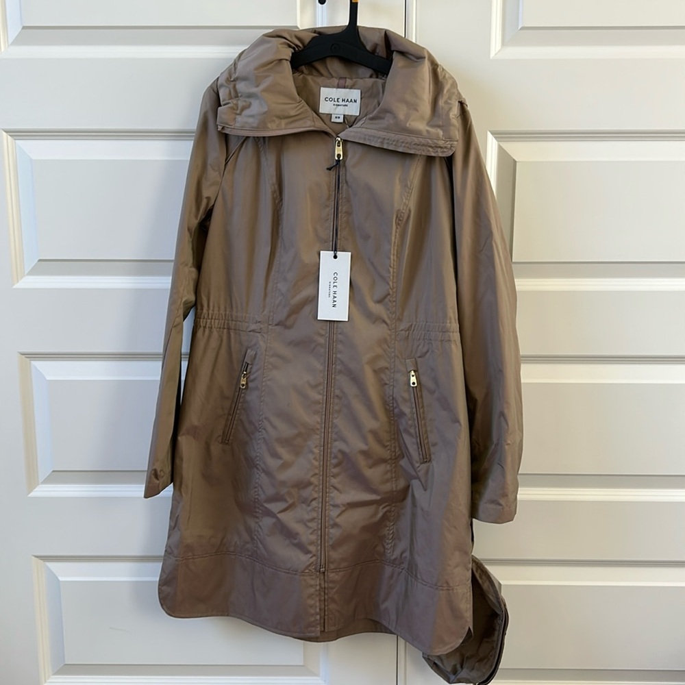 Cole Haan Signature Packable Raincoat - Medium (Champagne)